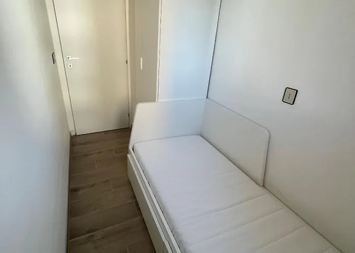 Apartament Sunny Family Steps From The