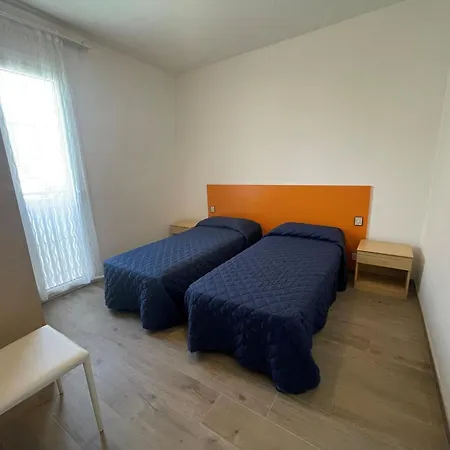 Sunny Family Steps From The Апартаменти