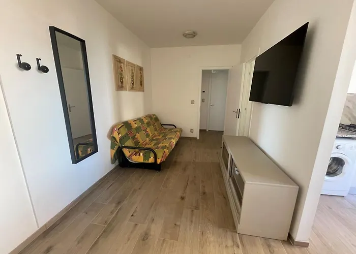 Sunny Family Steps From The Apartment *